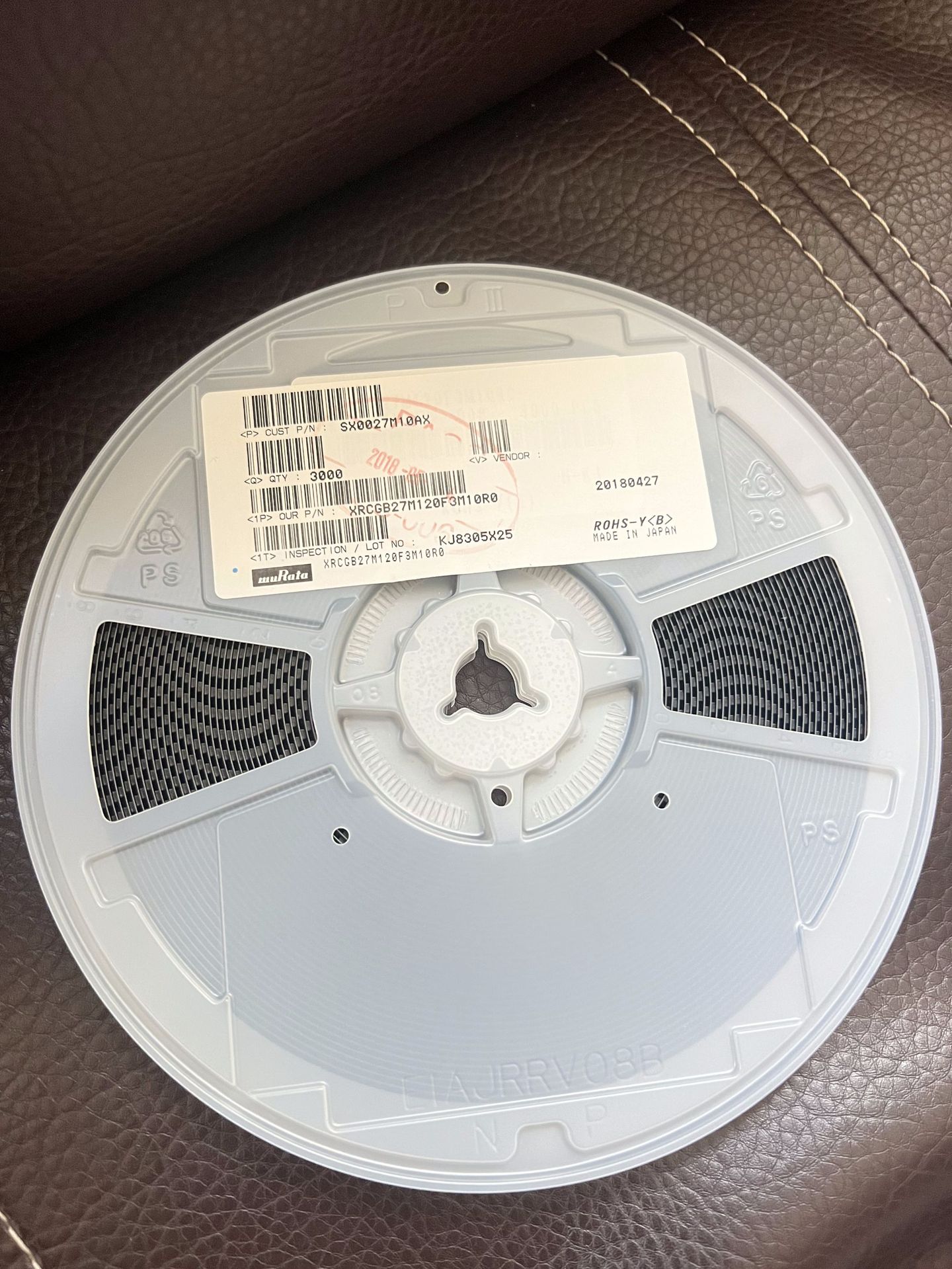 XRCGB27M120F3M10R0 27.12 MHz ±30ppm 晶体 10pF 4-SMD，无引线