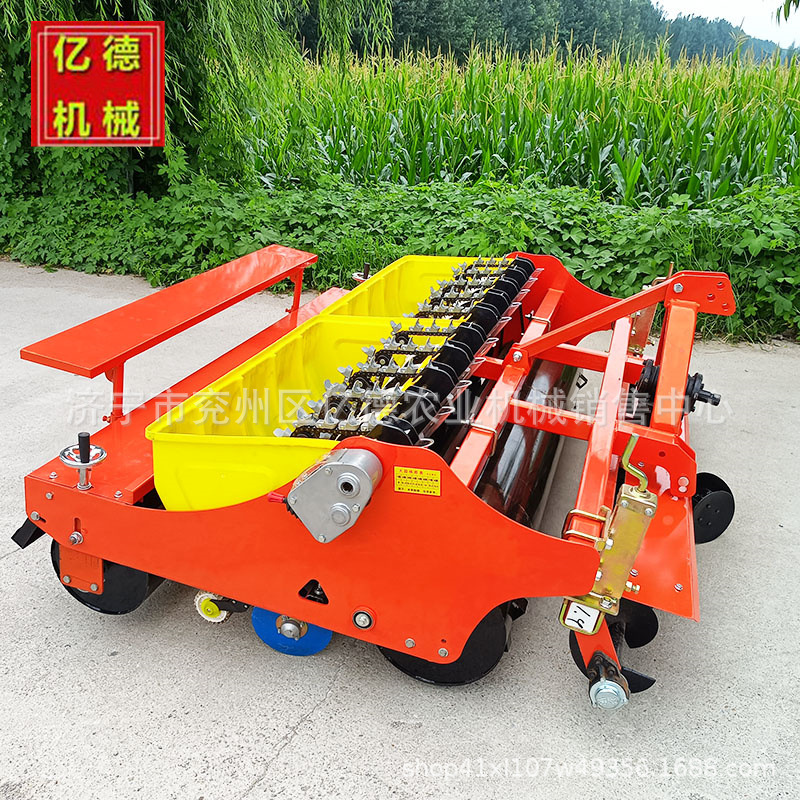 新款大蒜播种机  四轮车带动款 行距 株距可调