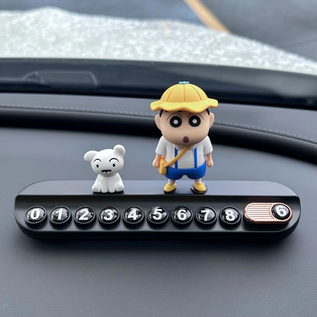Crayon Shin-Chan Car Number Plate Dashboard Temporary Parking Phone Number Sign Cute Cartoon Movable License Plate Car Decoration