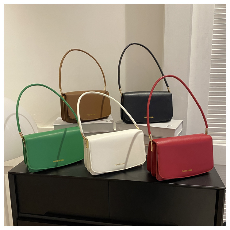 Texture simple et à la mode petit sac carré 2024 nouveau sac à bandoulière polyvalent de banlieue version coréenne sac à aisselles design de niche à la mode_voghion.com