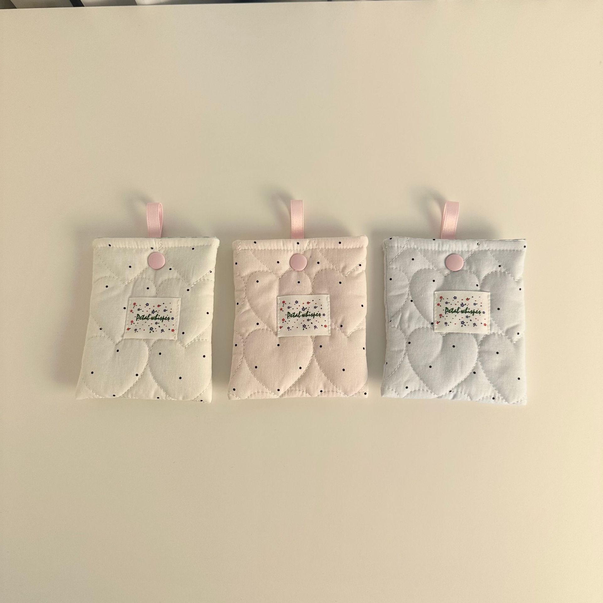 ins pink and blue heart-shaped polka dot storage bag, earphone bag, coin purse, card holder, small portable compact organizer