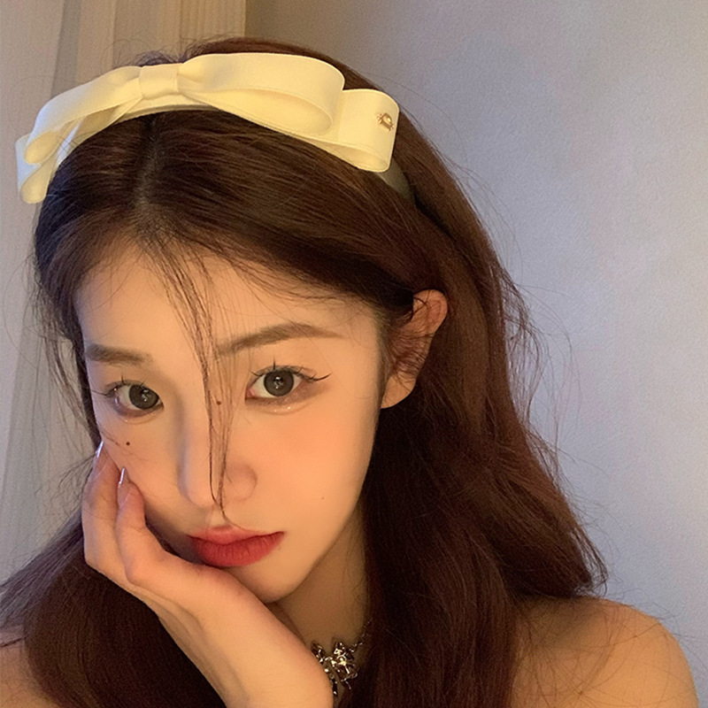 100g Weight Hair Band Hair Accessories Type 1 Piece Quantity Cloth Material Solid Color, Bow Knot Pattern Women's Gender French Style Style Beige, Black Color Princess French Retro D Letter Bow Hairband Hair Accessory For Women Fabric Hair Ornament 4