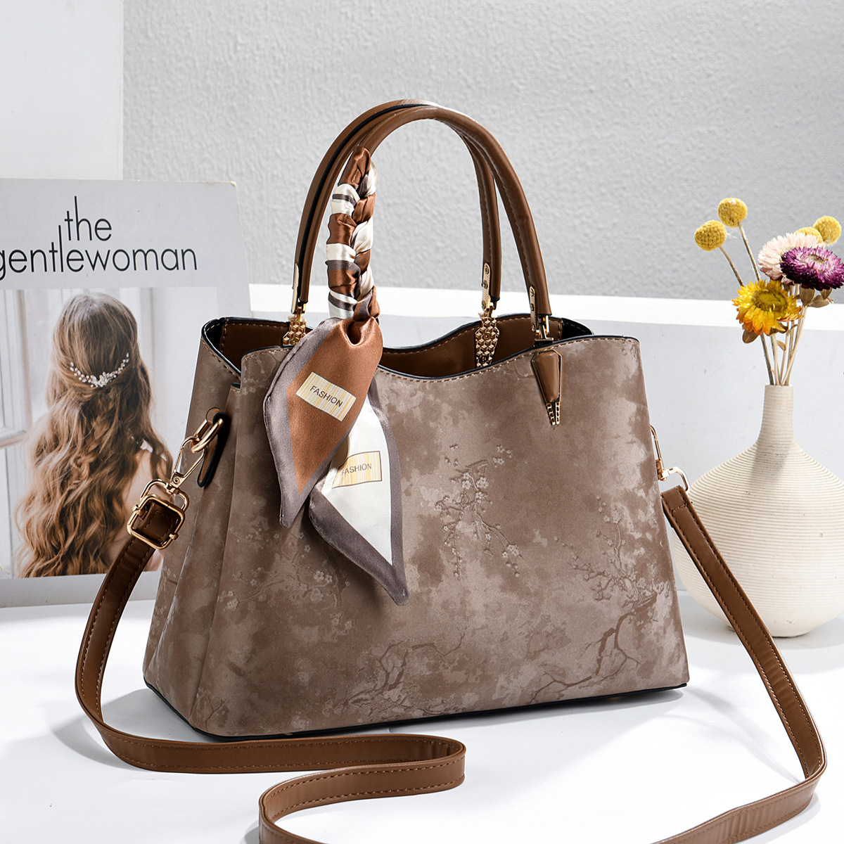 2026 nuevo nuevo estilo chino retro bolso de hombro de mano mujer de gran capacidad de viaje bolsa bolsa de mediana edad bolsa de madre