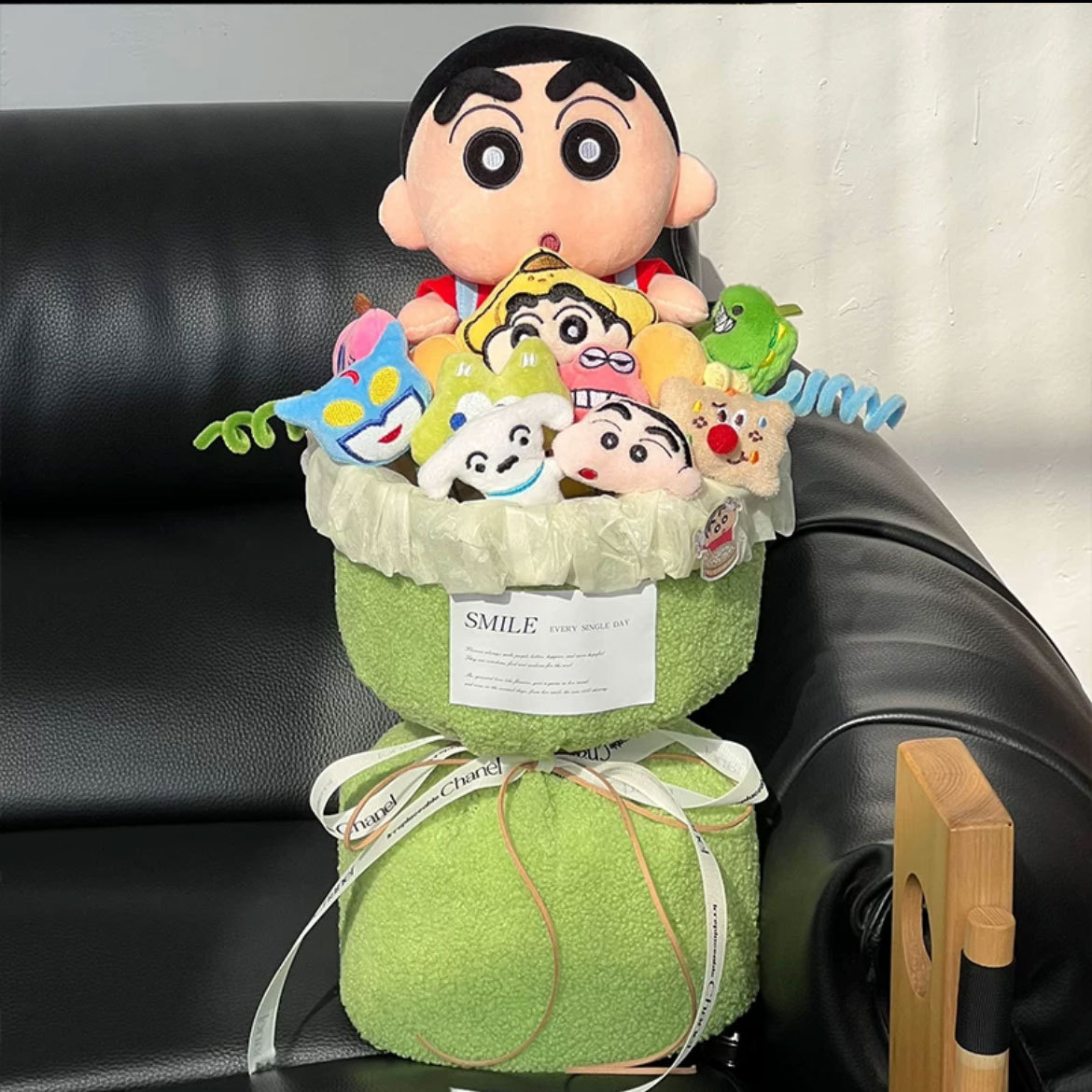 [luxury style] green crayon shin-chan bouquet