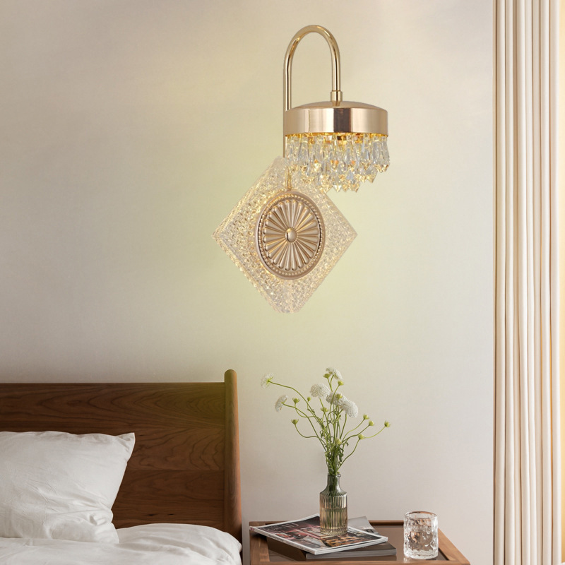 Iluminación de fondo de pared LED personalidad creativa minimalista dormitorio moderno lámpara de pared de cristal sala de estar luz de fondo cabecera de cama nuevo oro