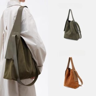 Capacious one-shoulder bag, (Physicals)