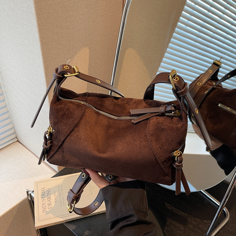 Bolsa de almohada de gamuza retro esmeriada, bolsa de hombro, bolsa de brazo, otoño y invierno de 2025, nueva bolsa de mochila para mujeres