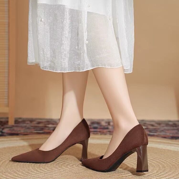 2026 Summer New Style Pointed Toe Chunky Heel Shallow Slip-On Shoes, PU Material, Rubber Sole, High Heel, Available for In-Store Purchase 2026 Summer New Style Pointed Toe Chunky Heel Shallow Slip-On Shoes, PU Material, Rubber Sole, High Heel, Available for In-Store Purchase