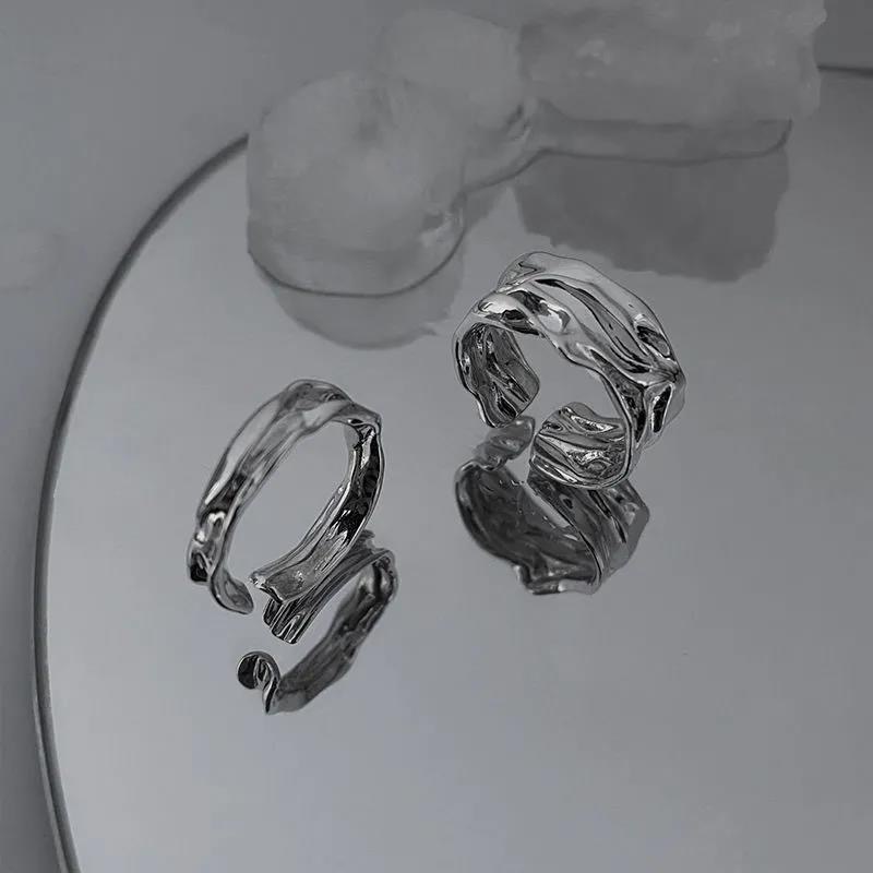Trendy and Unique Minimalist Style Heart-Shaped Ring for Women, Niche Design with a Light Luxury and High-End Feel, Unisex Ring