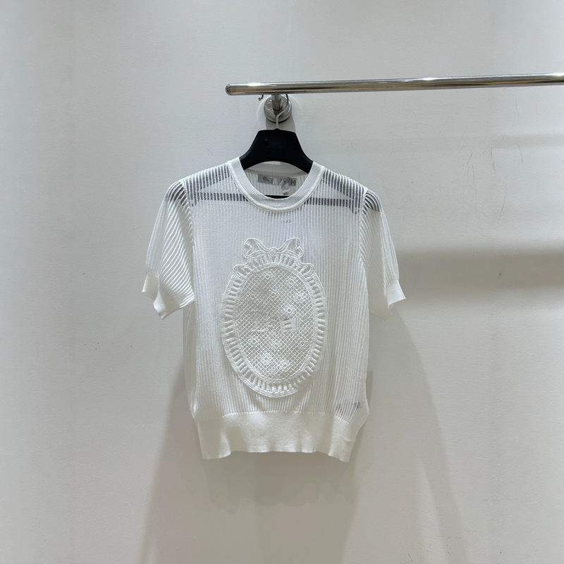 Nanyou High Version D Brand 26 Summer Round Neck Letter Hollow Knit Short Sleeve Top for Women, Slimming, Versatile, Youthful New Style Nanyou High Version D Brand 26 Summer Round Neck Letter Hollow Knit Short Sleeve Top for Women, Slimming, Versatile, Youthful New Style