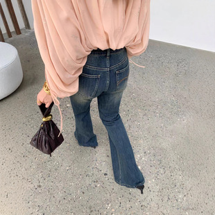 ����ZHOUMIA1 90sĦ��Ů�ɏ͹��и���΢��ѝ������|ţ��ѝŮ