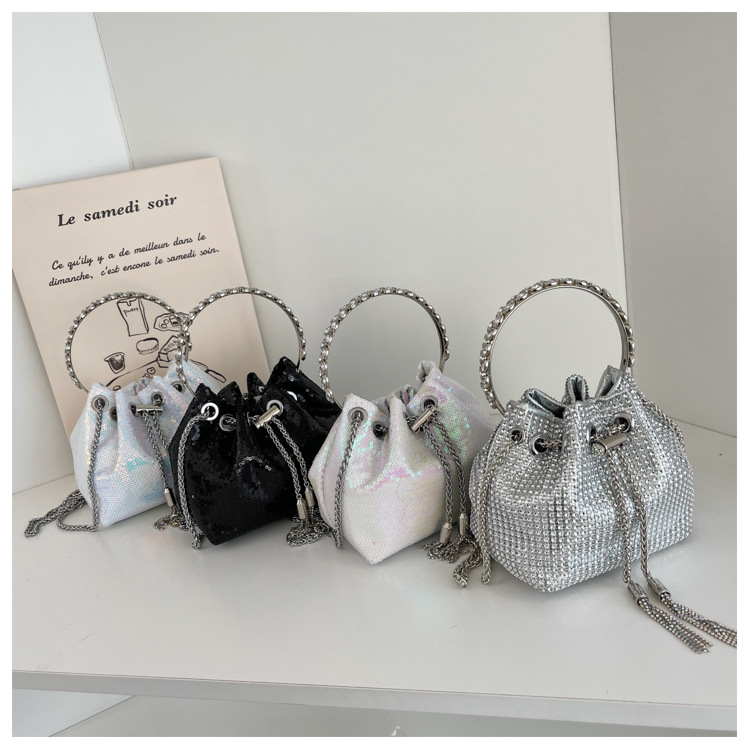 Summer 2022 New Fashion Sequined Chain Circle Handheld Messenger Portable Bucket Bag display picture 1