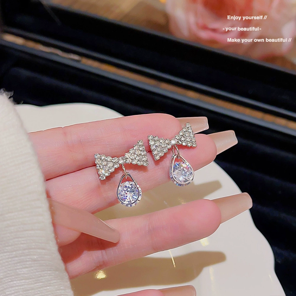 Серебряные серьги 925 пробы, жемчужные вставки, легкая роскошь европейский стиль, легкие