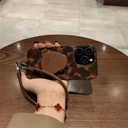 Niche Retro Amber Leopard Print Mobile Phone Case with Stand Suitable for Iphone16Promax Apple 15 14 13 Niche Retro Amber Leopard Print Mobile Phone Case with Stand Suitable for Iphone16Promax Apple 15 14 13