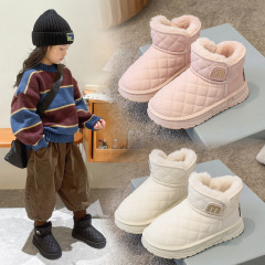 女の子のスノーブーツプラスベルベットと厚みのある2025冬の新しい子供用暖かい大きな綿の靴女の子の防水性と滑り止めの冬スタイル