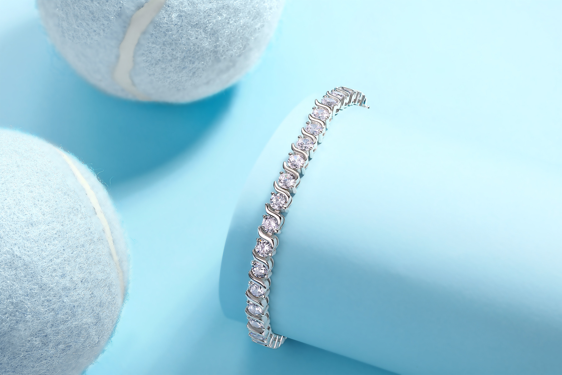 Elegant Figure-eight Charm Bracelet 925 Silver High-end Luxury_voghion.com