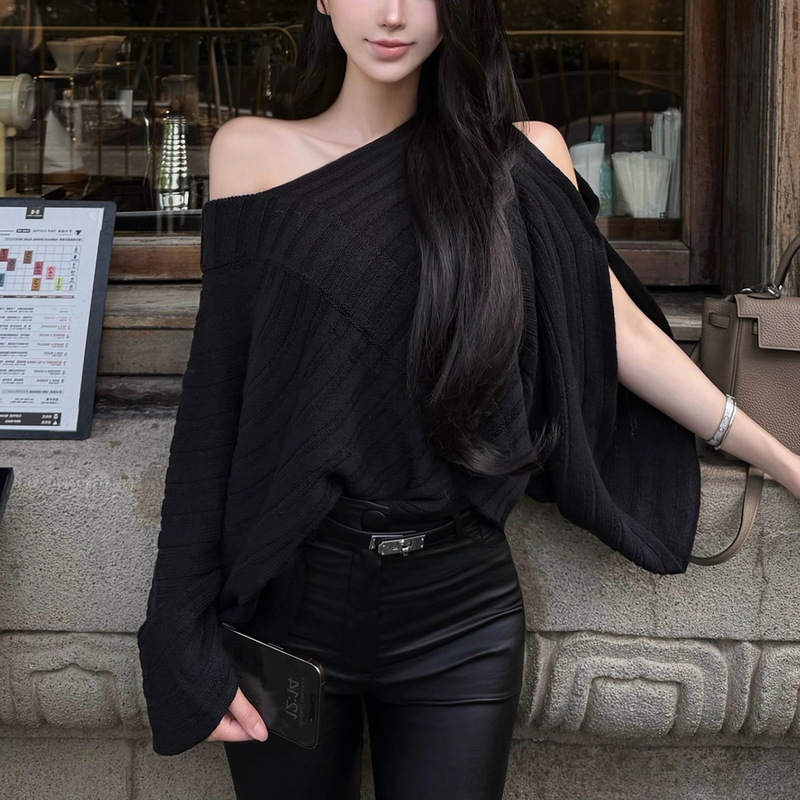 High-End Show-Style Sweater for Women, Lazy and Casual Cut, Neckline Design, Loose and Slimming Knitted Top