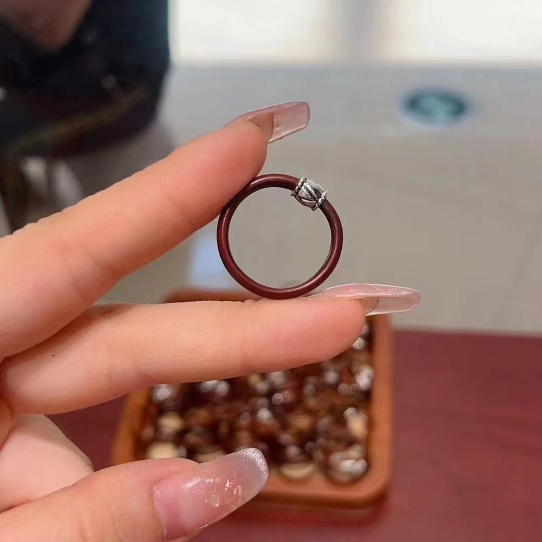 Xizang Shannan Chicken Blood Vine Ring Ring for Women and Men Couples Non-Fading Simple Xizang Silver Thin Wood Ring Wholesale