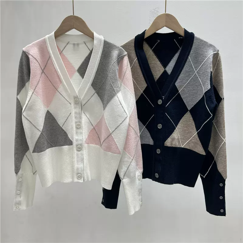秋冬新款学院风V领菱形拼色开衫袖口开扣长袖针织毛衣外套上衣女