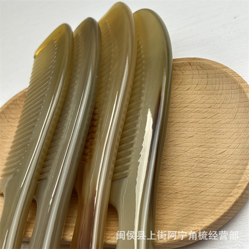 Natural Horn Comb Wide Tooth Buffalo Horn Hair Comb with Massage Handle 18cm Smooth Back Design key features