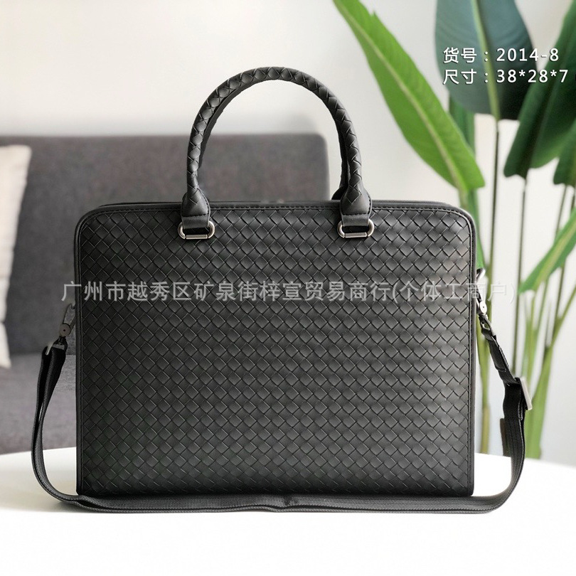 2026 New Model Men's Hand-Woven Business Briefcase Oil-Waxed Cowhide Double-Layer Zipper Laptop Bag Crossbody Men's Bag