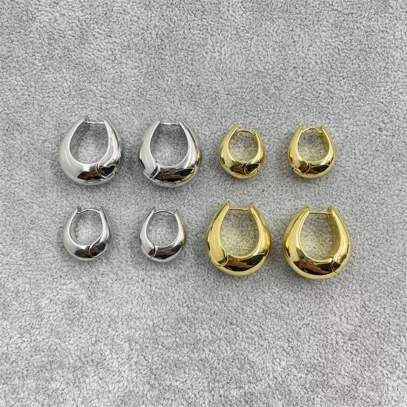 Three dimensional small earrings, European style