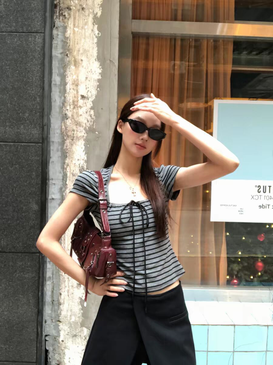野媛 韩系小众复古条纹短袖t恤女士夏季方领辣妹修身显瘦百搭上衣