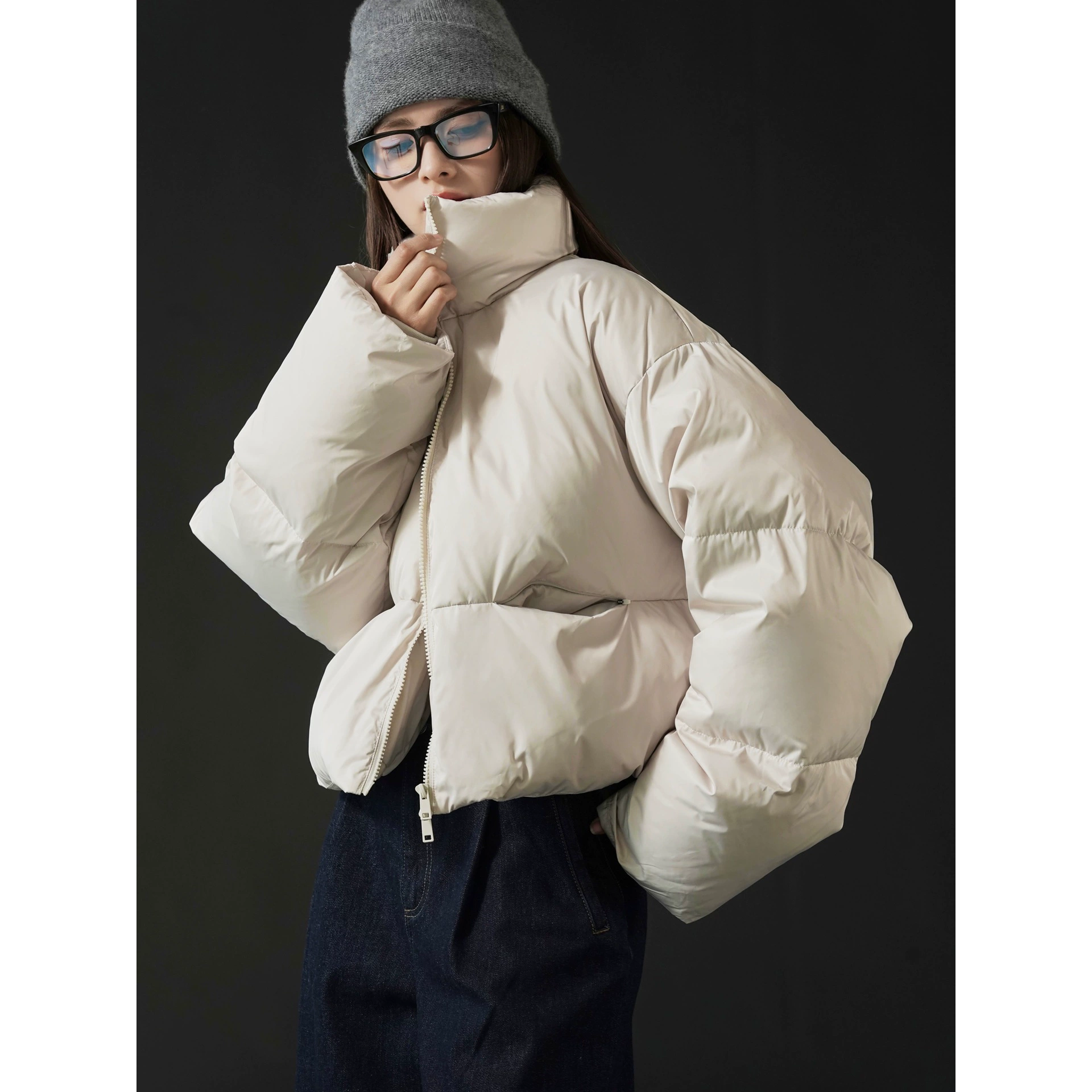 Зимняя новая французская повседневная короткая пуховая куртка с эффектом воздухопроницаемости, 90% утиного пуха, свободная, пушистая, теплая куртка для женщин