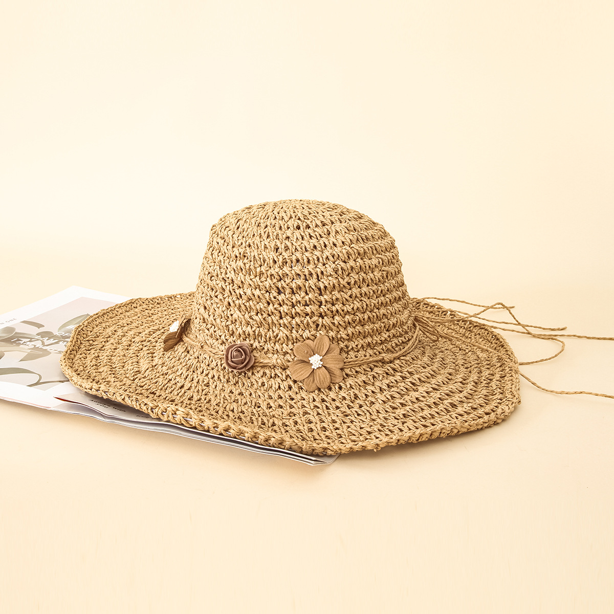 Summer New Style Paper Rose Wide Brim Sun-proof Straw Hat display picture 2