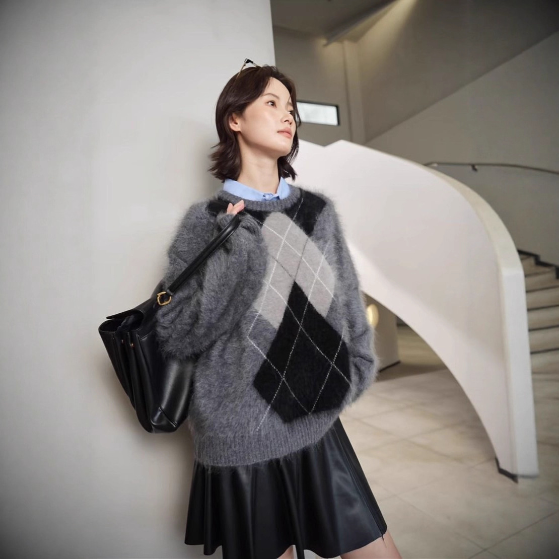 Autumn and Winter New Contrasting Color Rhombus Women's Knitted Sweater Brushed Loose Pullover Korean Preppy Style High-End Sweater