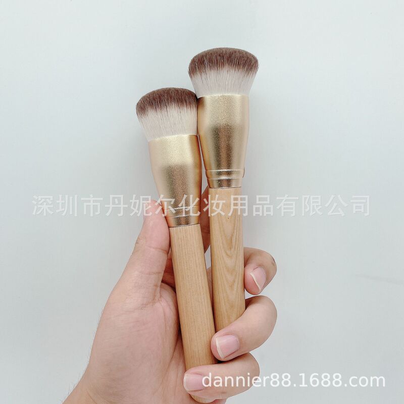 Round-Head Foundation Brush with Soft Bristles, Frosted Gold Blending Brush, Single, Traceless, Powder-Free, Soft, Portable and Easy to Apply Makeup Round-Head Foundation Brush with Soft Bristles, Frosted Gold Blending Brush, Single, Traceless, Powder-Free, Soft, Portable and Easy to Apply Makeup