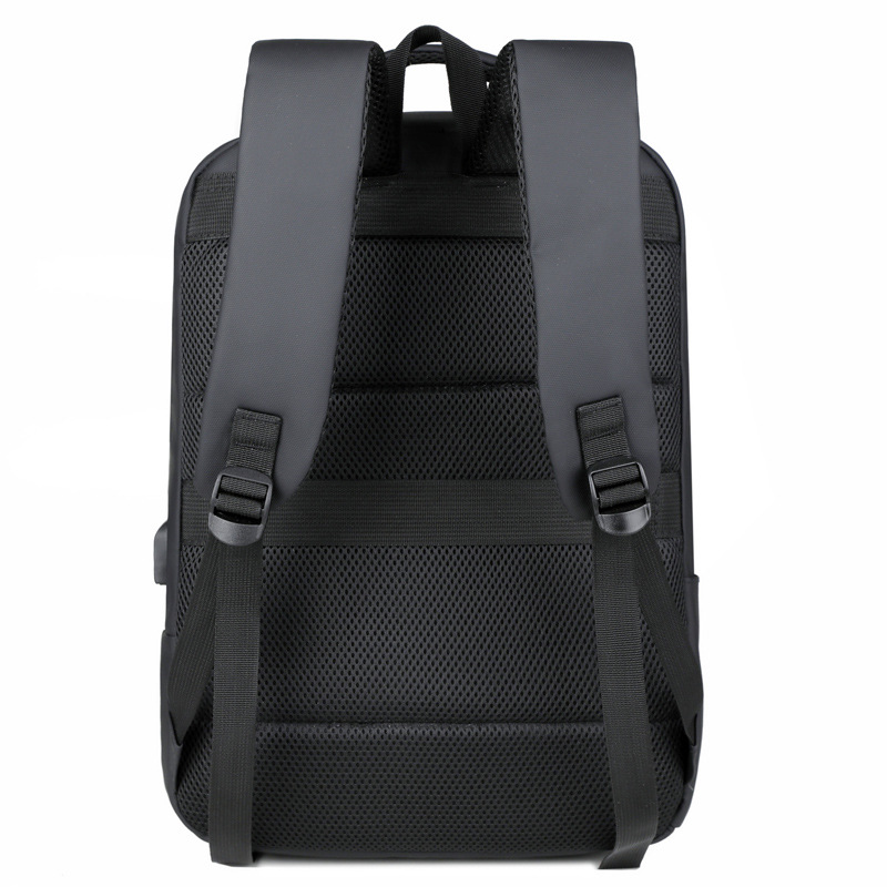 Mochila recargable USB de negocios para hombres transfronterizos Bolso de computadora multifuncional de viaje de ocio de gran capacidad al por mayor