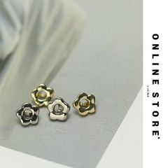 Metal hairpin buttons with a plum blossom design in gold and silver colors, suitable for children's summer and autumn clothing, knitting sweater, shirt, and top buttons