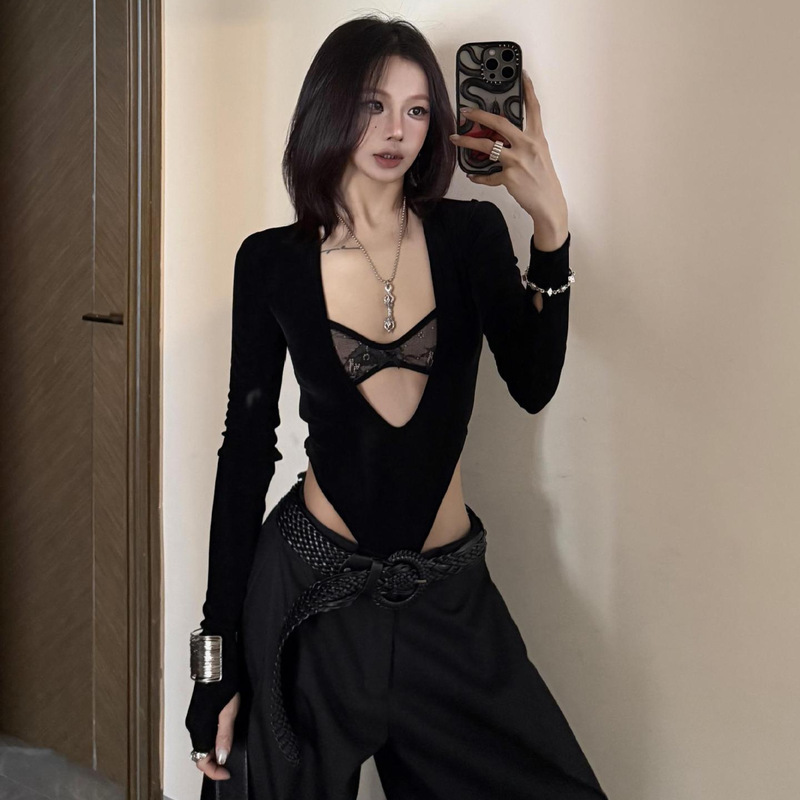 American Retro Black Lace Deep V-Neck Long-Sleeved One-Piece Top for Women in Spring, Sexy and Hot Girl Slim Fit T-Shirt American Retro Black Lace Deep V-Neck Long-Sleeved One-Piece Top for Women in Spring, Sexy and Hot Girl Slim Fit T-Shirt