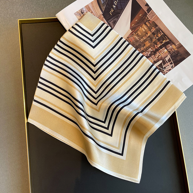 2025 primavera y otoño a rayas universales pequeñas toallas cuadradas minimalistas nórdicas delgadas con líneas de protección solar contra el color bufandas de seda para mujeres