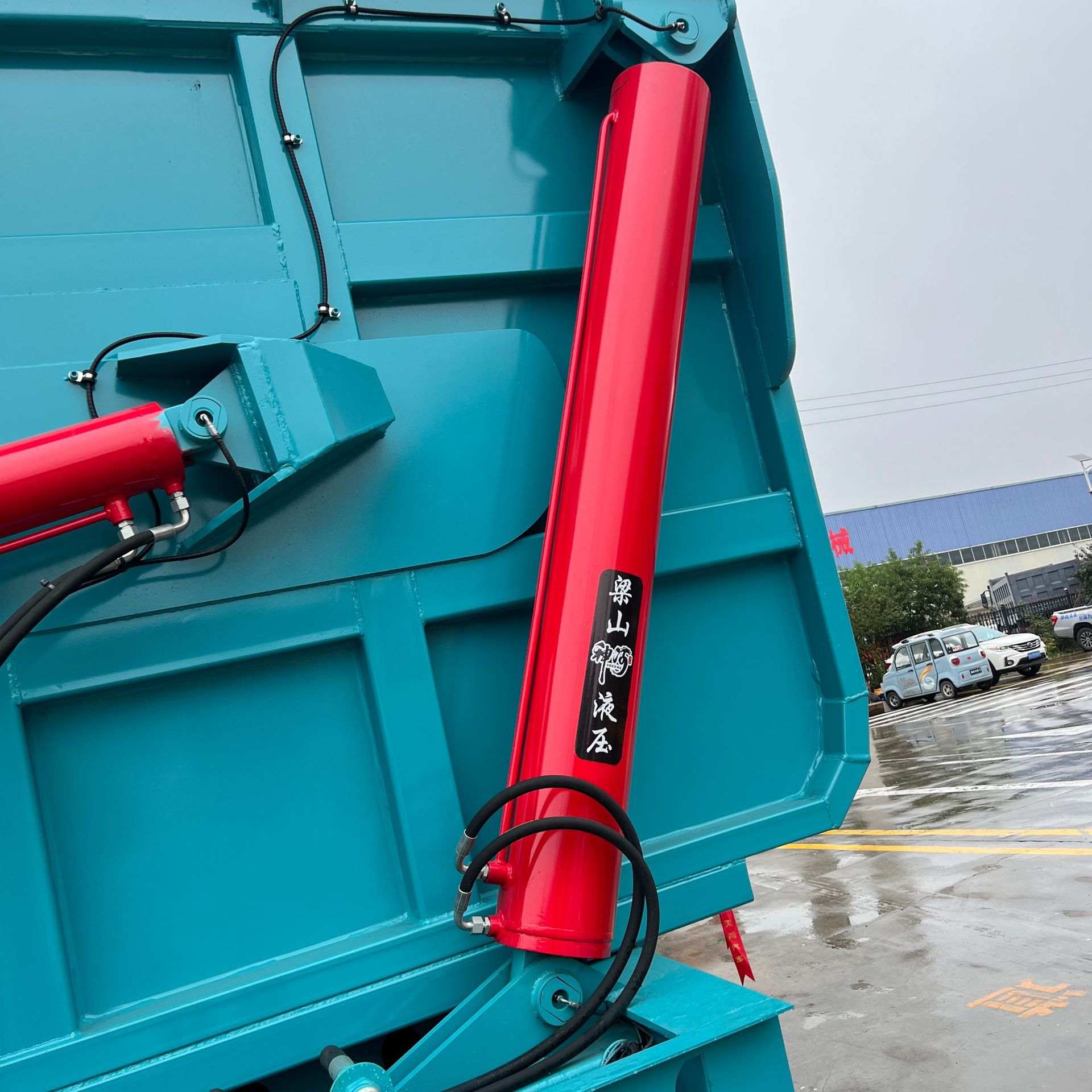 Factory Production Cross-Border Sales of Heavy-Duty Rollover Dump Trucks 3-Wheelbase Semi-Trailers for Transporting Sand, Gravel, and Coal Trailers