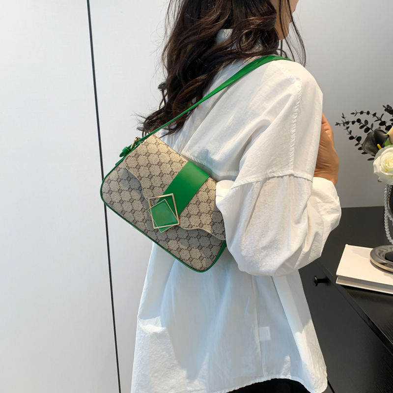 2024 nuevo bolso de axila de un solo hombro de estilo occidental de moda simple bolso cuadrado pequeño de viaje hermoso bolso de mensajero casual mujer