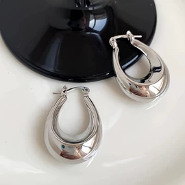 戒指;项链;耳钉