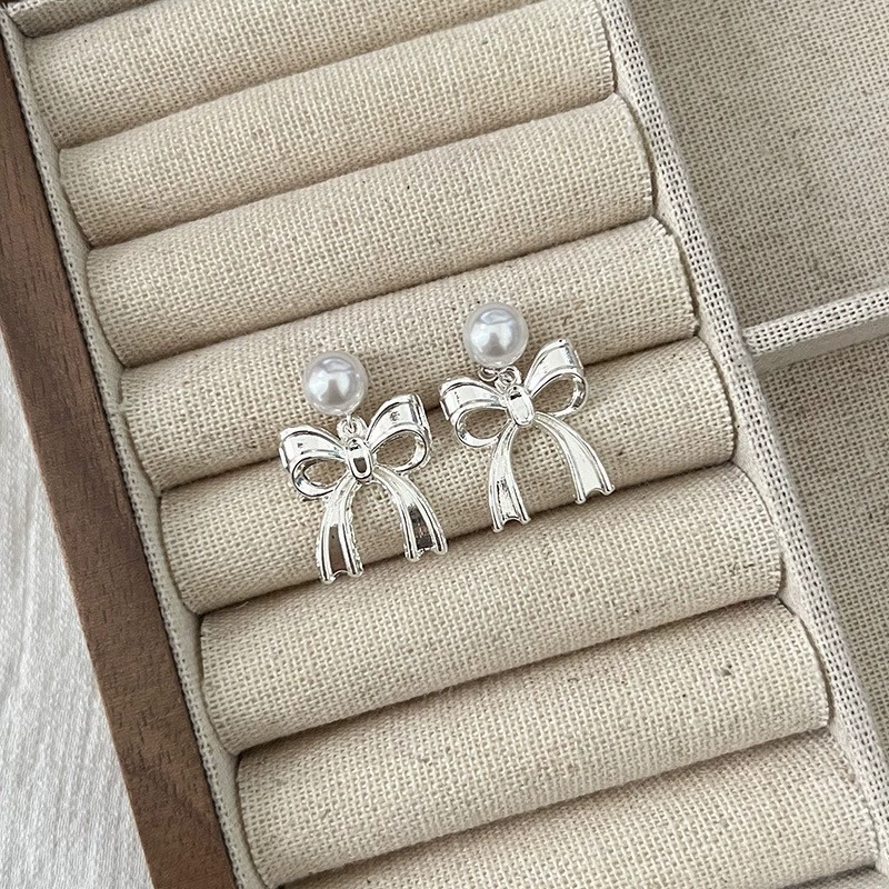 Серьги, ушные клипсы, стиль лёгкой роскоши, стиль высокого качества