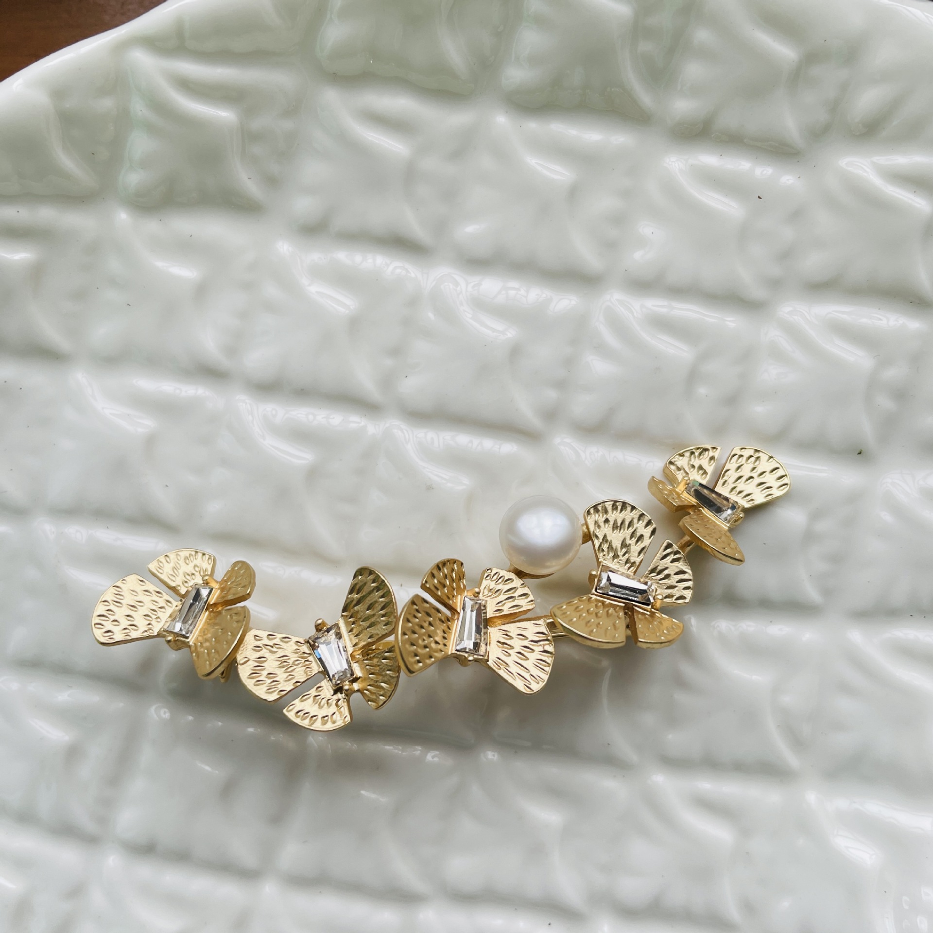 Plating Design Elegant Vintage Style Pin Butterfly Alloy Plating Women's Brooches