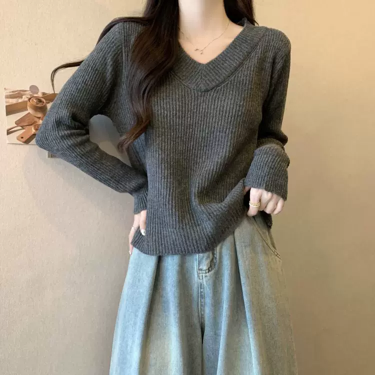 Demi-season base body-friendly sweater, plus size