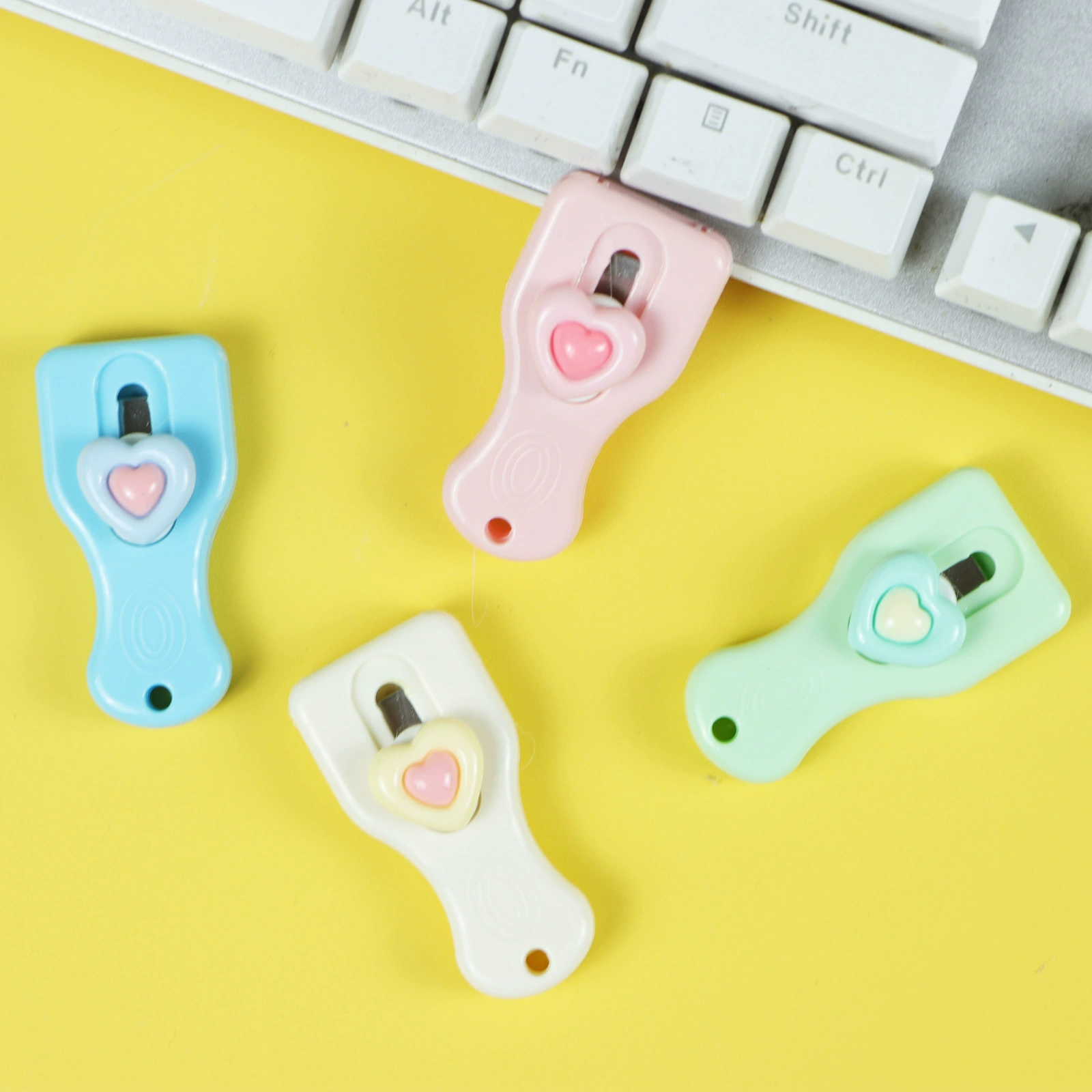 Овощечистка Love Cartoon, овощечистка для авокадо, милый портативный кухонный нож для пилинга в скандинавском стиле, быстро и просто в использовании