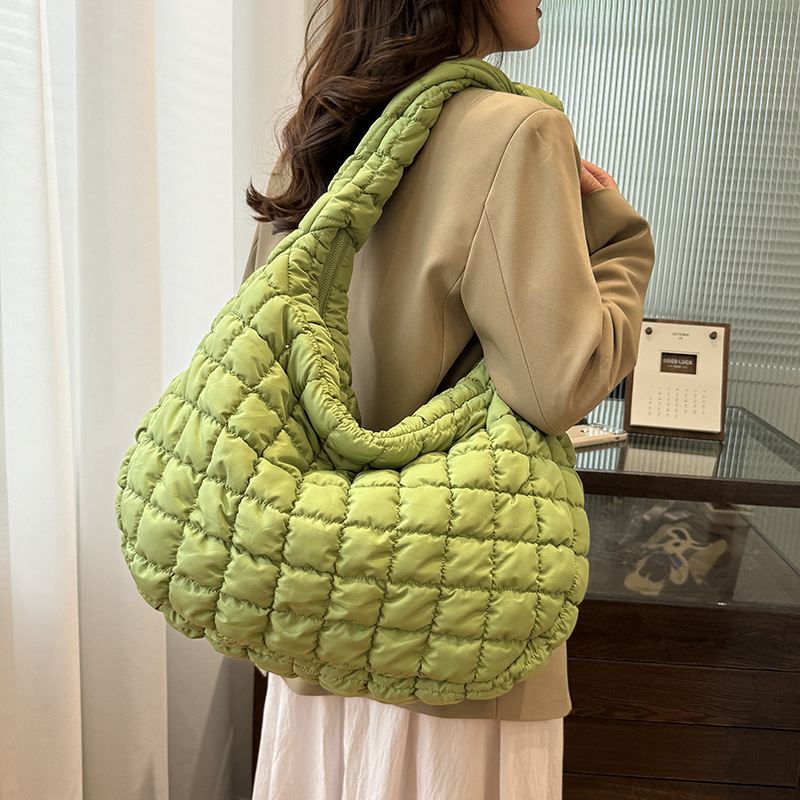 2024 New pleated cloud bag women's L size large shoulder bag..