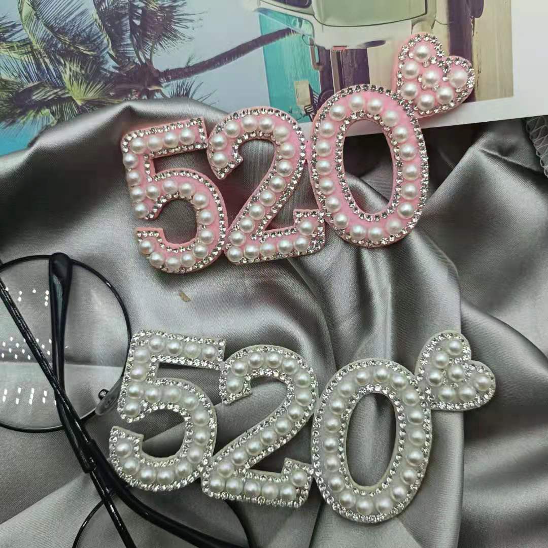 Factory direct sale non-woven fabric bags, clothing accessories, hats, headwear accessories, pearl letter cake inserts