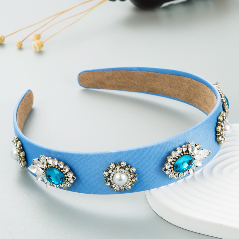 Women's Retro Wide-brimmed Imitation Pearl  Baroque Inlaid Diamond Zircon Headband display picture 6