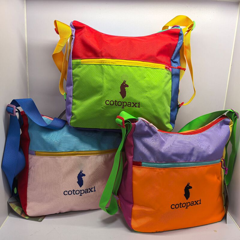 Alpaca bag with contrasting colors, 16L crossbody convertible bag, outdoor casual backpack, versatile 2025 new model Alpaca bag with contrasting colors, 16L crossbody convertible bag, outdoor casual backpack, versatile 2025 new model