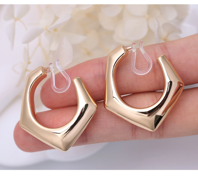 European and American fashion style irregular earrings recommended by Internet celebrities: Geometric metal retro earrings, simple C-shaped large ear rings 12 undefined