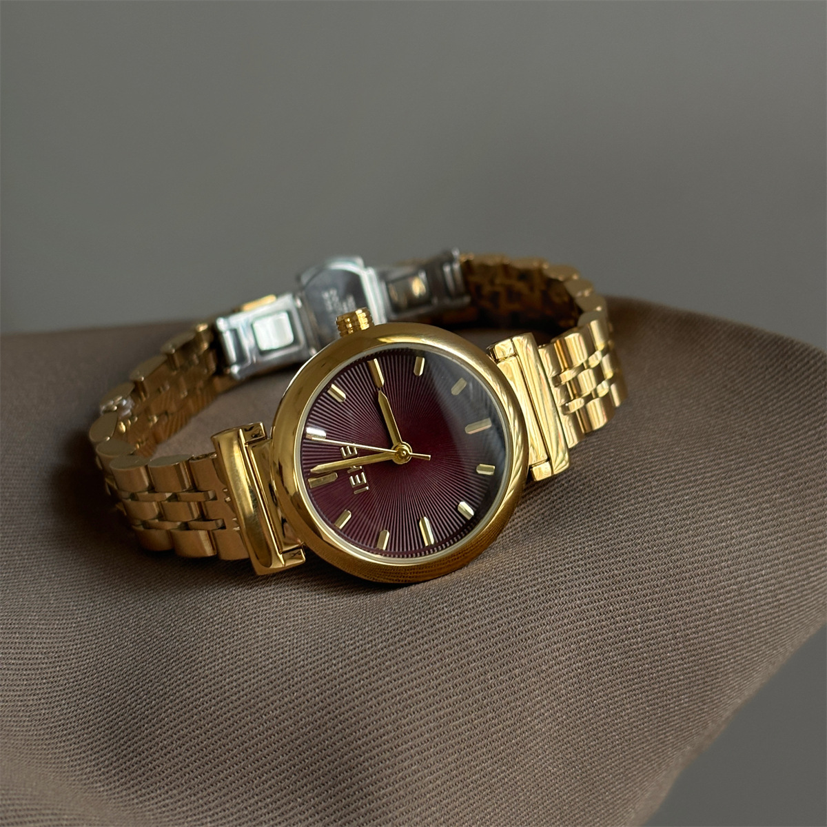 Casual Luxurious Square Mens Pearl Necklace Quartz Watch display picture 17