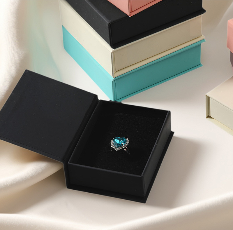 爆発的な赤い本のレトロな小さなアクセサリーの箱の本の型の指輪のペンダントの箱のふたの宝石の本の型の箱のアクセサリーの箱