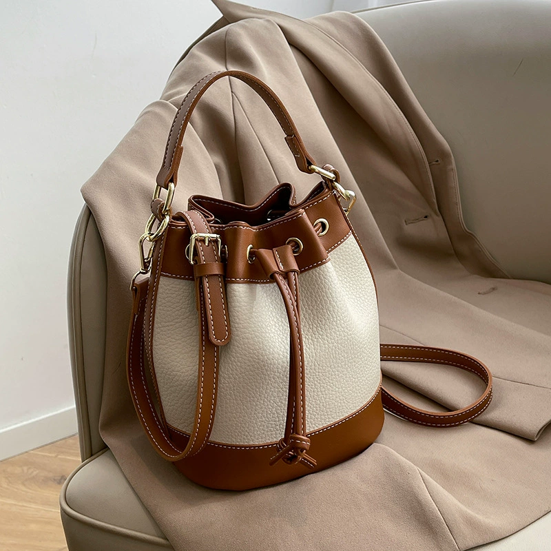 Small design shoulder bag, drawstring